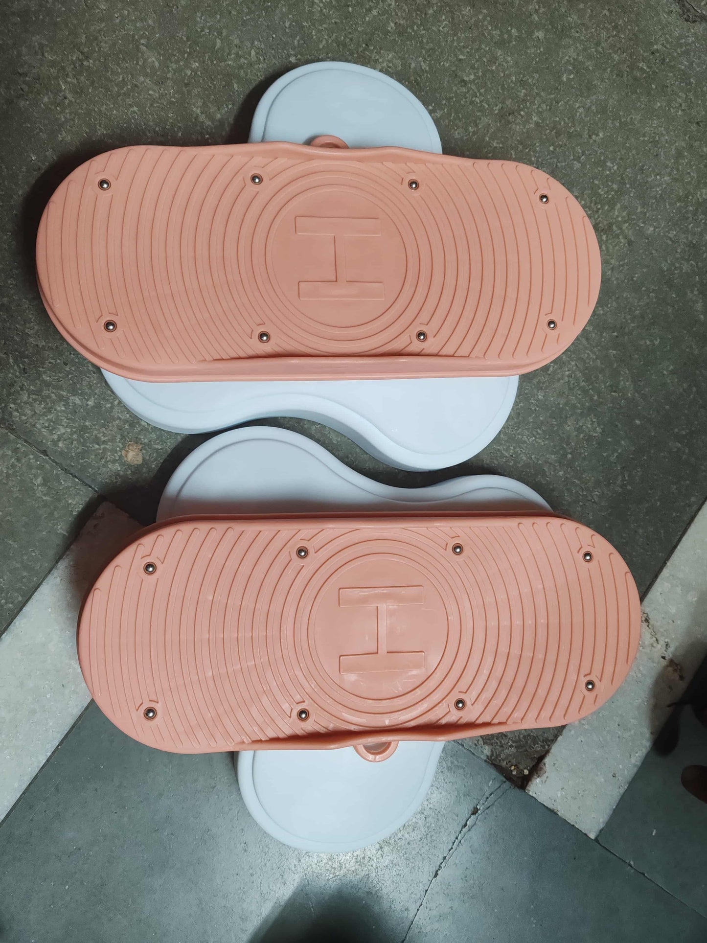 Rotating Waist Plate